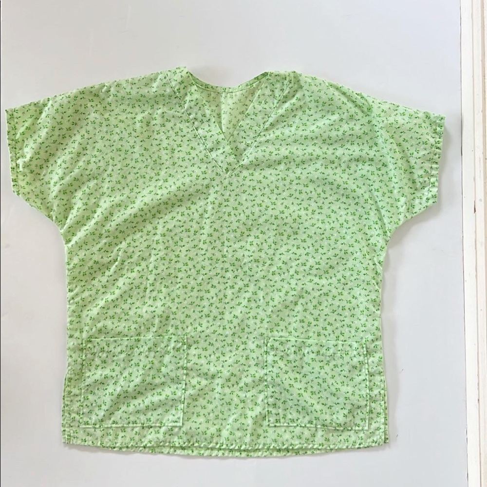 Vintage floral cottage core nurse scrub scrubs top